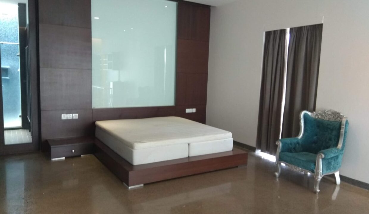 778035dd-4fef-458c-8d76-3f427231d143