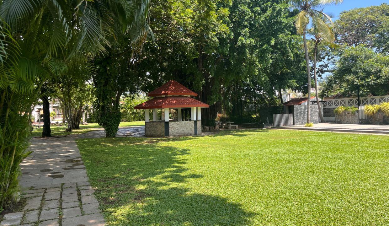 WhatsApp Image 2025-10-18 at 12.22.14 PM (1)