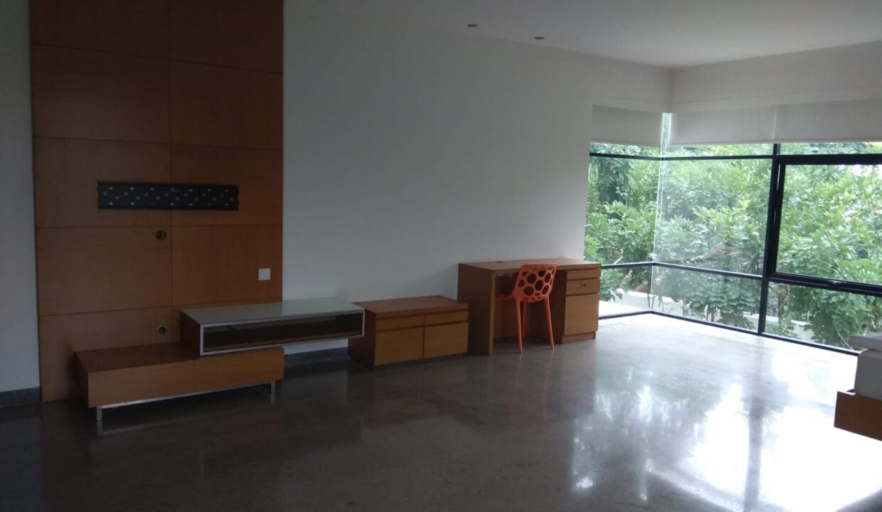 e17b32ec-0d66-484b-9e3b-0fd3a100fd42